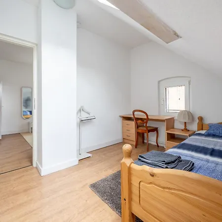 Private Apartment *